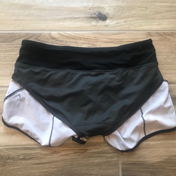 Lululemon Speed Shorts - Curious Jungle, Sz 4 - Picture 4 of 8
